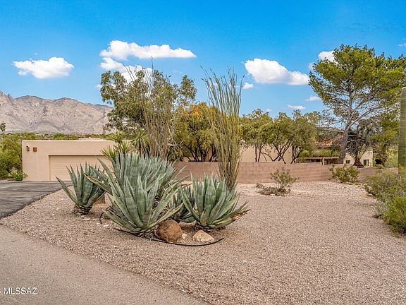 3rd image of 5110 N Calle La Cima