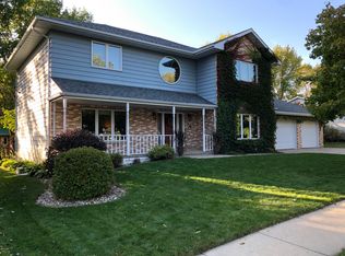 1419 Harmony Ln, Watertown, SD 57201