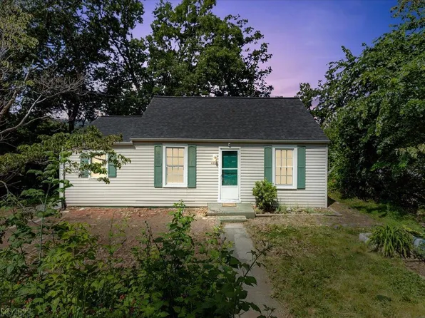 402 Pico Dr, Pulaski, VA 24301