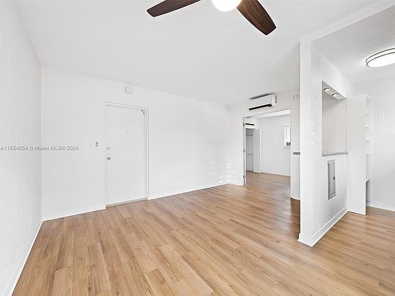 3rd image of 2020 NE 56th St APT 101