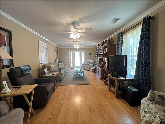 3rd image of 39056 Saint Paul Dr