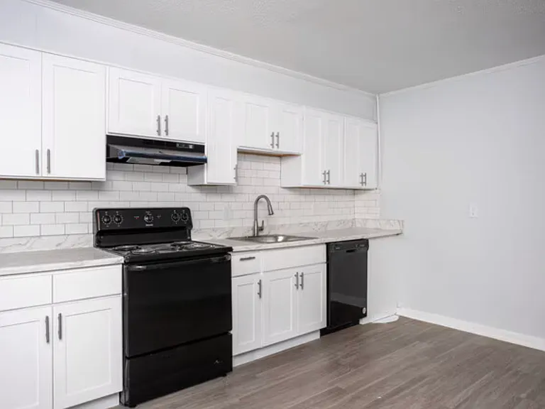901 Friendship Dr #102 — Photo 5