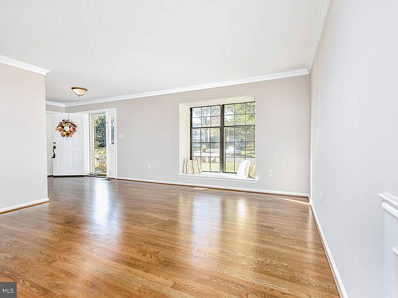 5th image of 25 Newland Ct