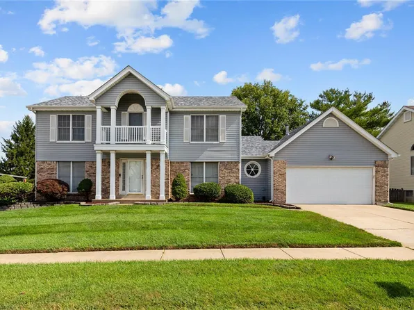845 Sprinters Row Dr, Florissant, MO 63034