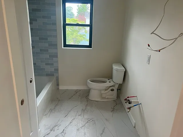 212 Willow Grove St — Photo 16