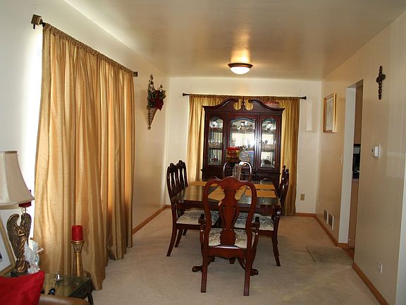 3rd image of 1400 N Blackhawk Cir