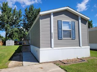4908 Silver Gate Dr, Grand Forks, ND 58203