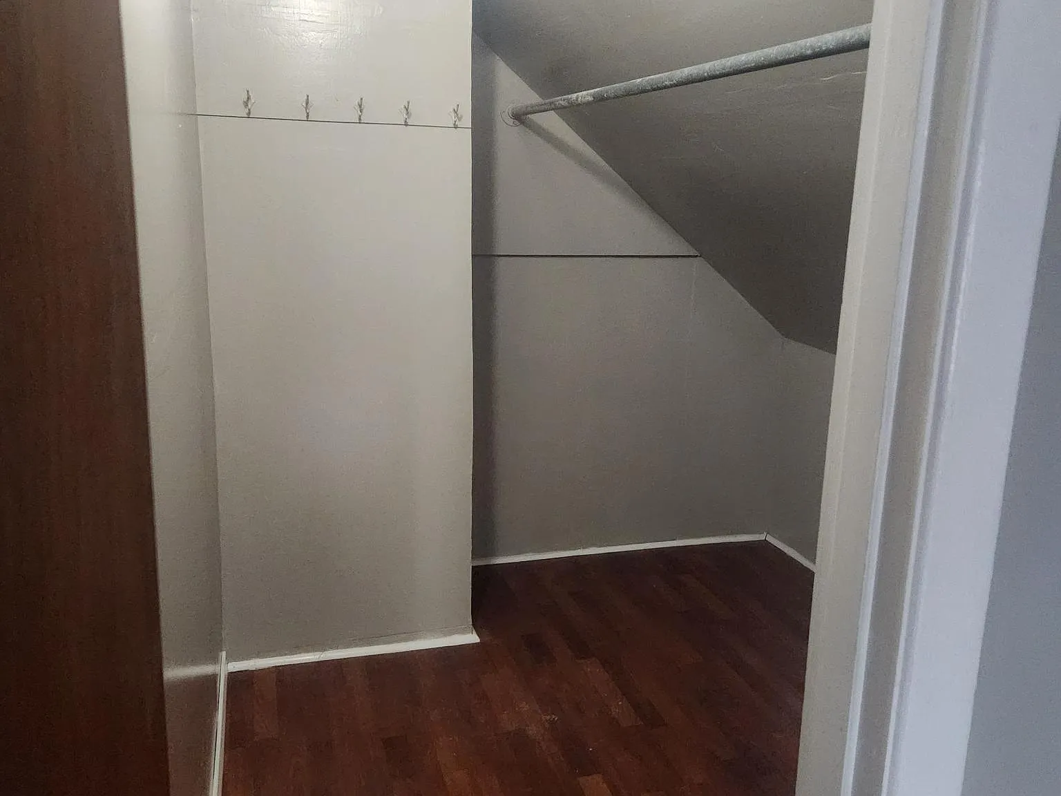 6 bed, 2100 sqft, $2,600 — Photo 3