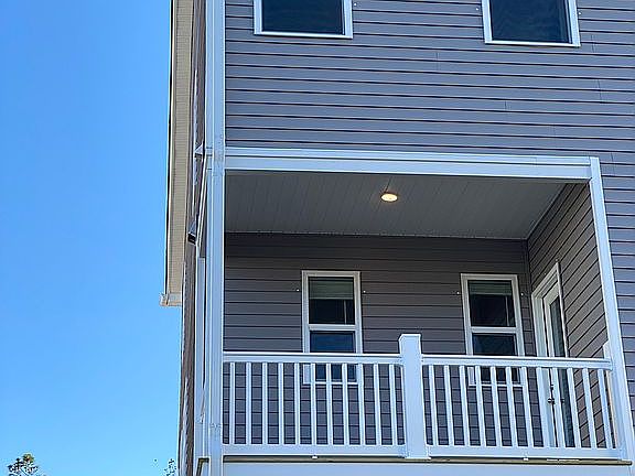 5th image of 140 Winding River Dr