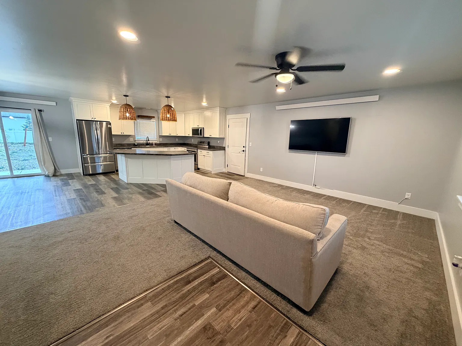 5 bed, 2986 sqft, $4,500 — Photo 3