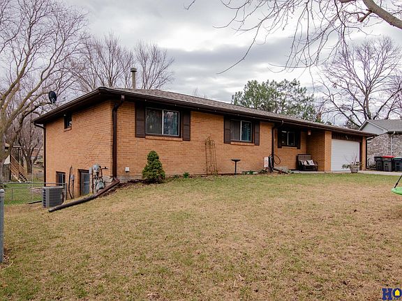 4th image of 830 Sage Cir