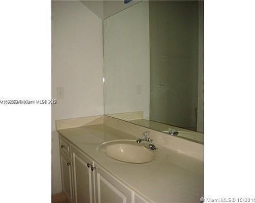 5th image of 371 NE 26th Ter Unit 201