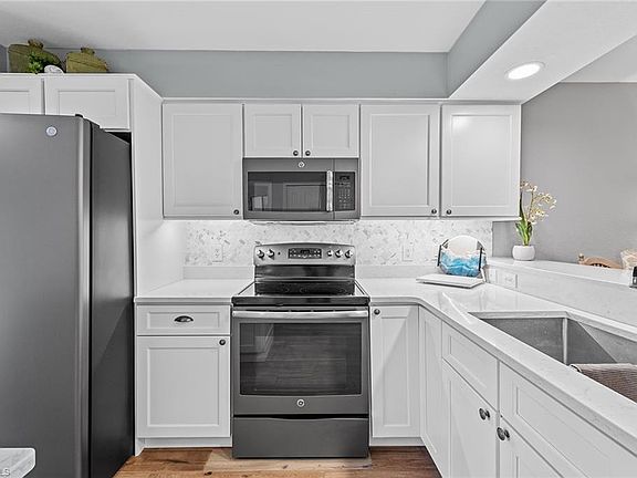 4th image of 25741 Lake Amelia WAY #104