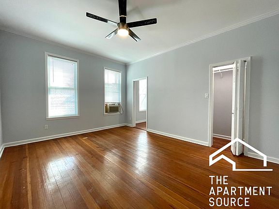 3rd image of 2215 W Wellington Ave APT 2R