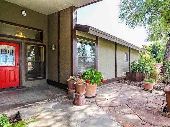 4th image of 1619 N Nevada Way