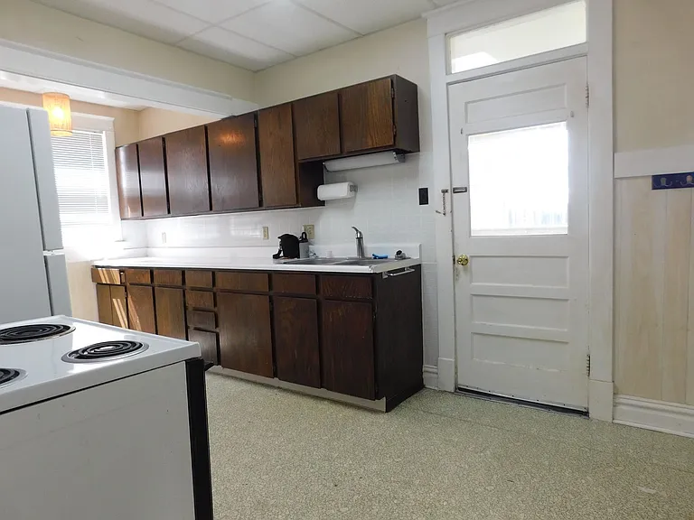 540 Teller Ave — Photo 7