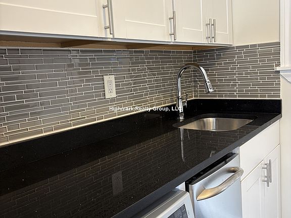 2nd image of 1056 W Lill Ave #2A