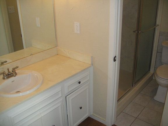 5th image of 6213 Louisville Dr