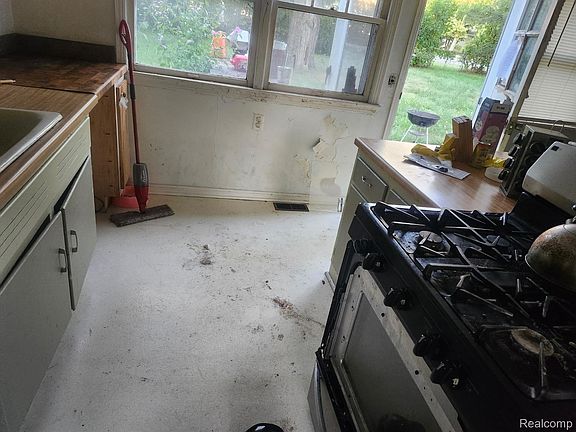 4th image of 1515 Inner Dr