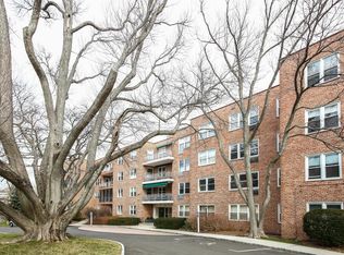 1 Putnam Hill #2 F, Greenwich, CT 06830