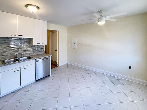 3rd image of 1714 W Touhy Ave Unit C-2