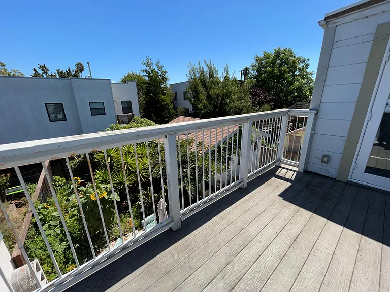 5814 Shattuck Ave #B — Photo 17