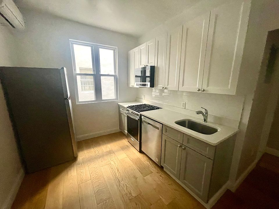 1st image of 3251 44th St APT 1