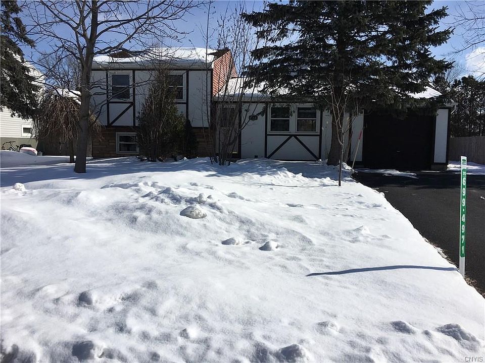 1st image of 8074 Thurston Dr