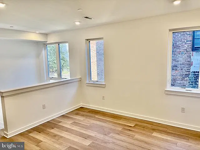 2 bed, 2.0 bath, 1050 sqft, $2,000 — Photo 4