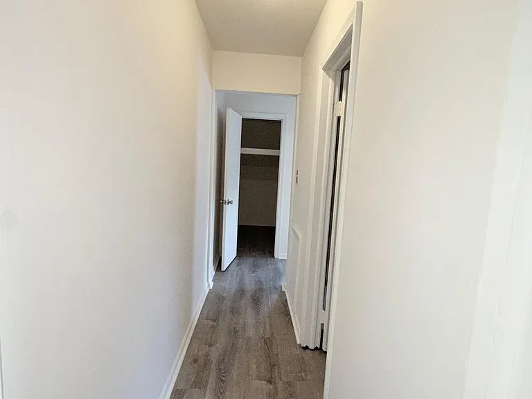 Malaga Villa Apartments — Photo 11