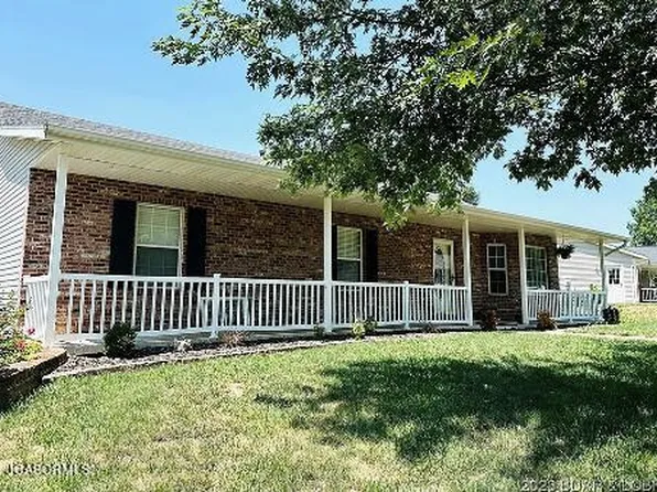 8000 Hunters Ln, Jefferson City, MO 65101