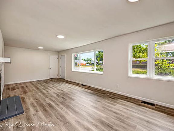 5th image of 4201 Lamont Dr