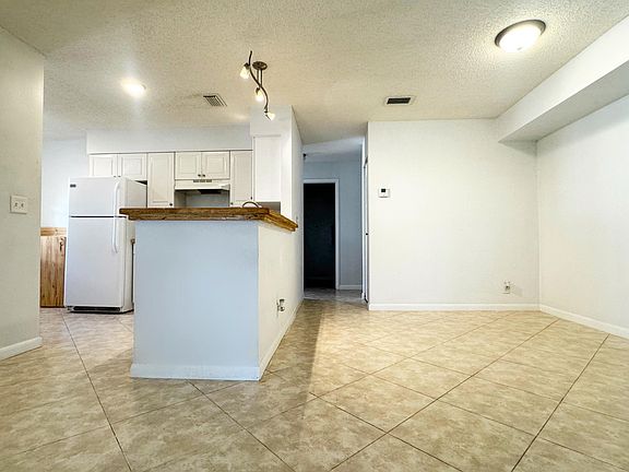 5th image of 14893 Wedgefield Dr APT 204