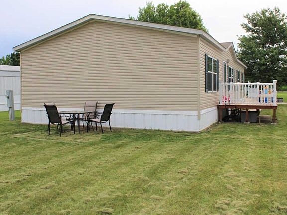 3rd image of 93 Brook Dr