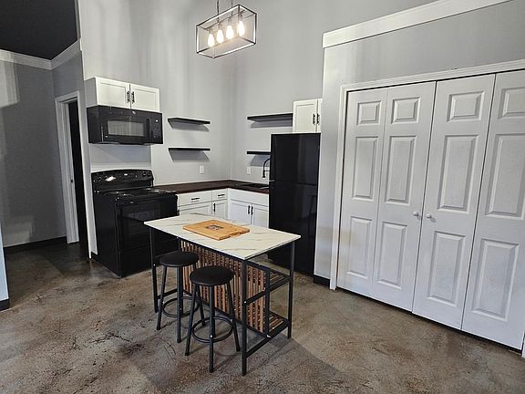 2nd image of 4435 Mager Dr #7