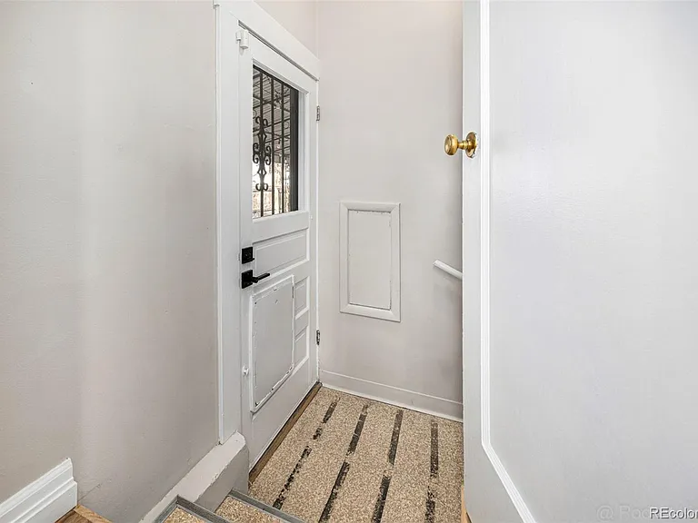 1150 S Jackson St — Photo 26