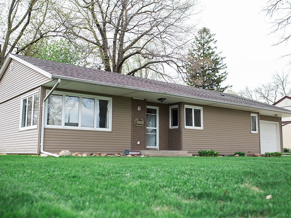 1st image of 8 Vista Dr
