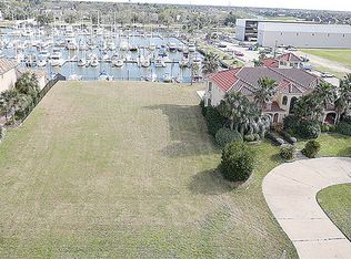 2109 Twin Oaks Blvd, Kemah, TX 77565