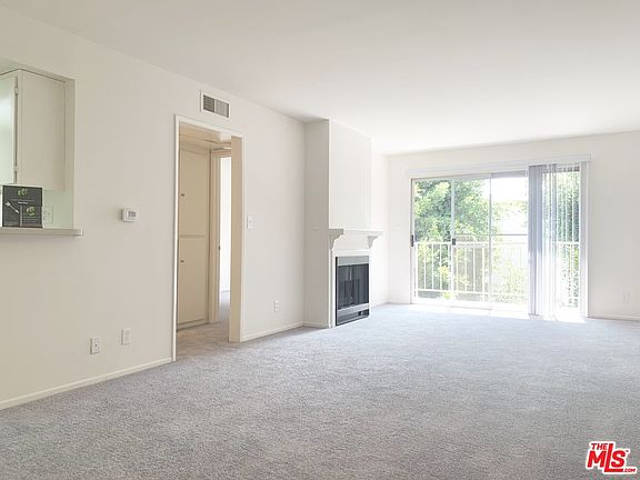 2nd image of 3130 Bagley Ave #202