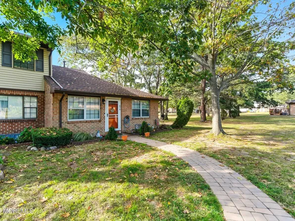 576 Labanna Court, Brick, NJ 08724