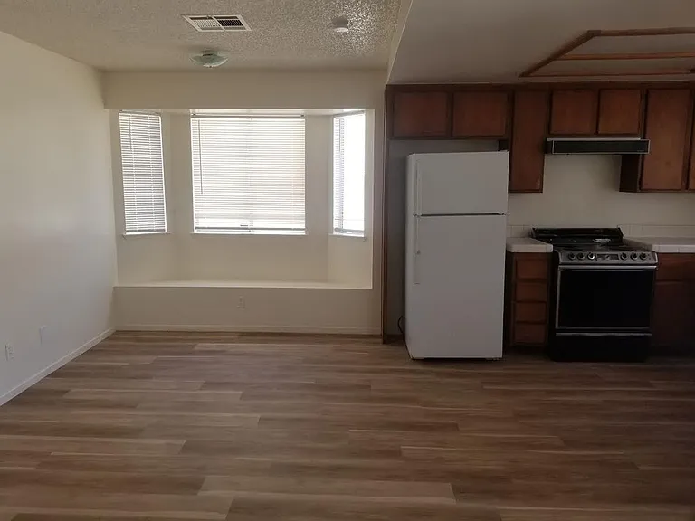 3309 N Miramar Dr — Photo 3