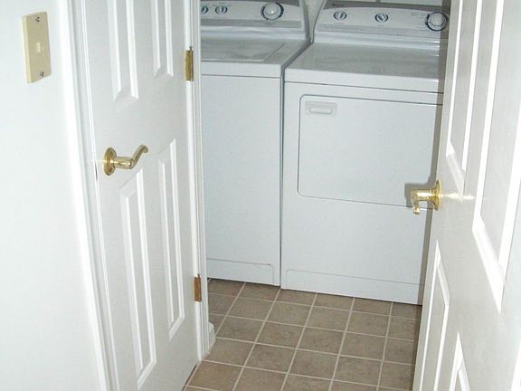 3rd image of 264 Yarmouth St