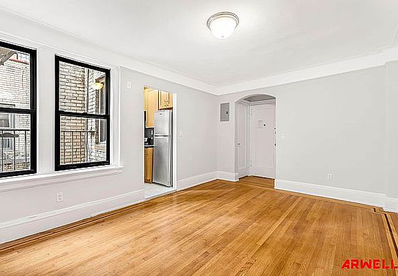 3rd image of 400 E 50th St APT 5A