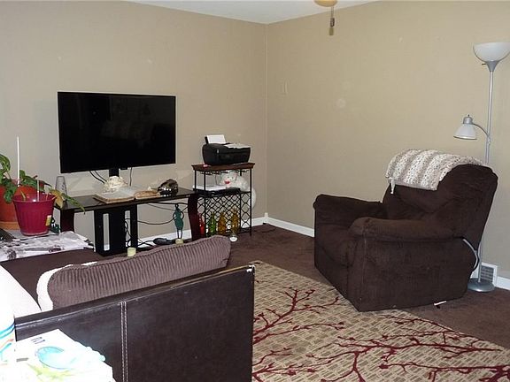 5th image of 6105 Gregory Dr