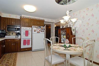 4th image of 5030 N Austin Ave APT 3A