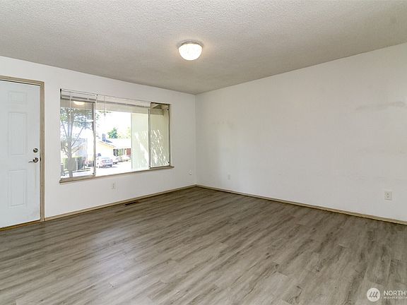 4th image of 28312 22nd Avenue S