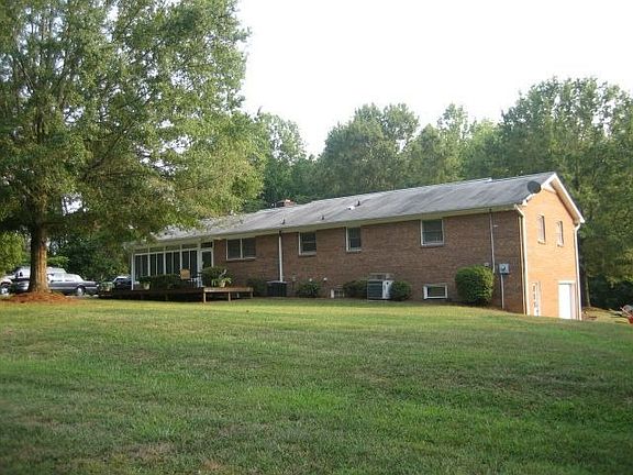 2nd image of 1200 Redwine Dr