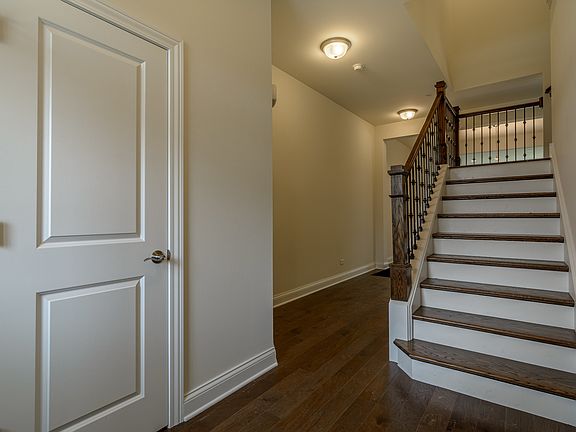 3rd image of 204 Belmont Dr