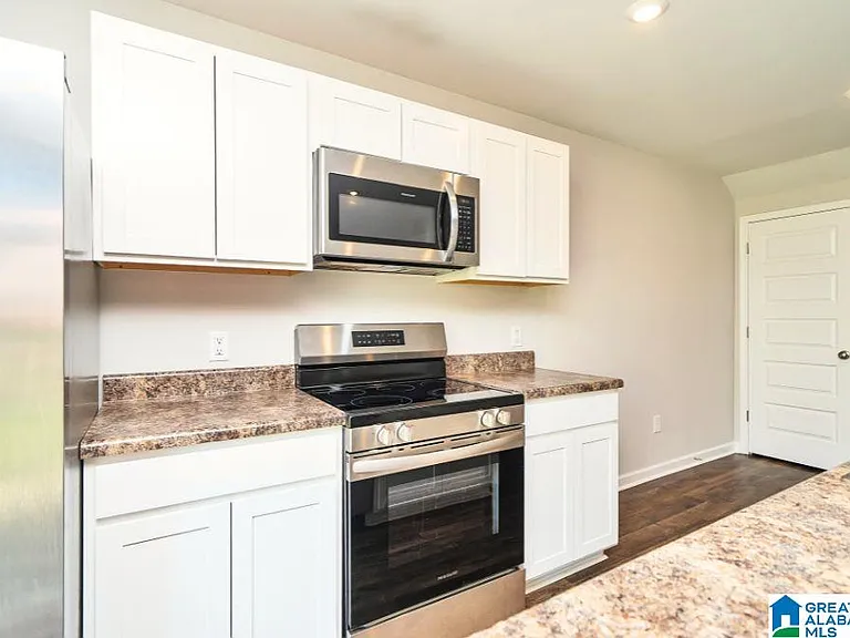 211 Driftwood Ln — Photo 6