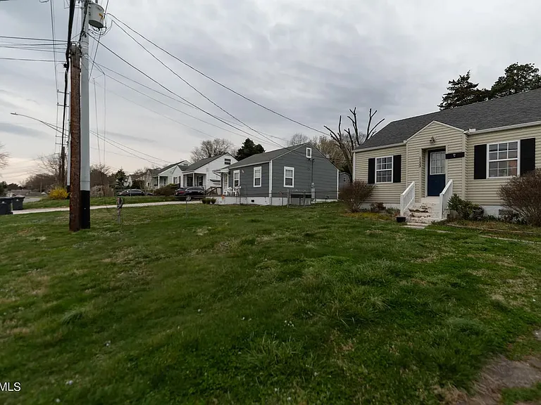 1133 Fair Dr — Photo 4